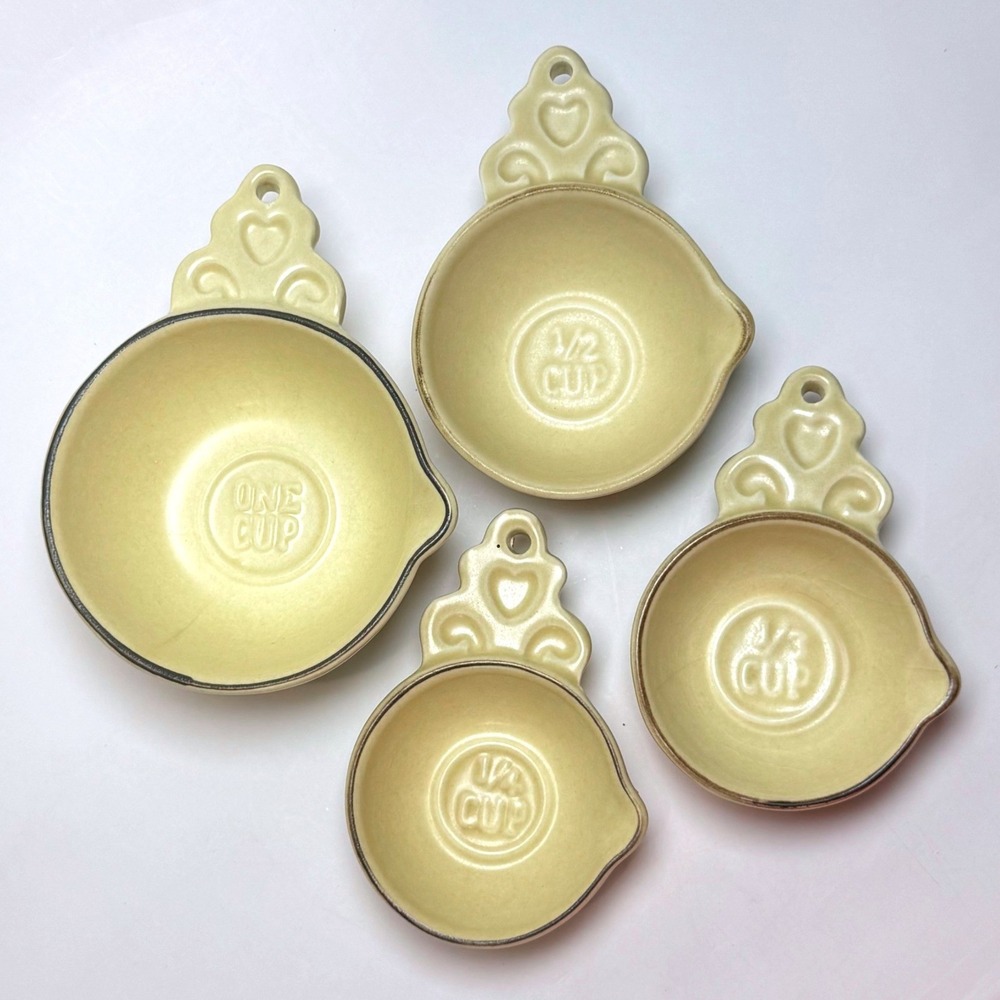 Vintage Pfaltzgraff Village USA Ceramic Nesting Measuring Cups 4pc Set